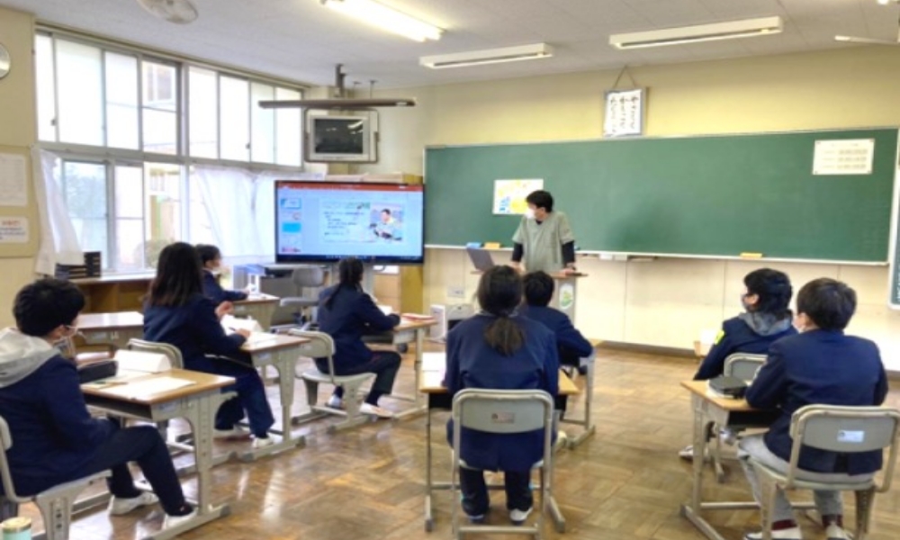 地域の小学校での講義